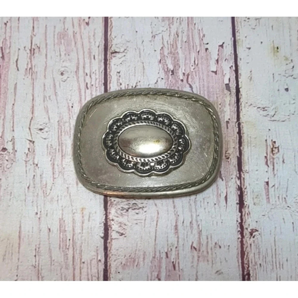 Midwestern Mfg Co 1978 Vintage Western Belt Buckle Silvertone Concho Centerpiece